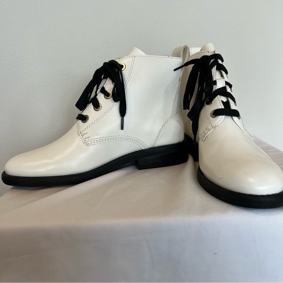 ABOUND-NWT White Combat Lace Up Ankle Boots With Black Laces Size 7.5 - Picture 7 of 12